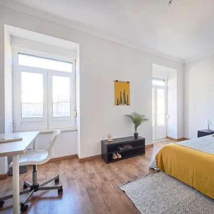 Rent this 6 bed room on Pastelaria Bélgica in Rua Filipe da Mata 1, 1600-021 Lisbon