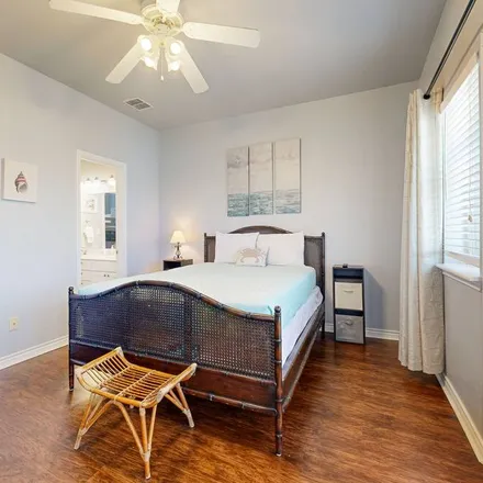 Rent this 3 bed condo on Port Aransas in TX, 78373