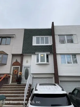 Buy this 3 bed house on 6 Dogwood Dr in New York, 10312