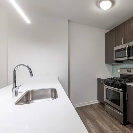 Image 4 - 1325 N Wells St, Unit 303 - Apartment for rent