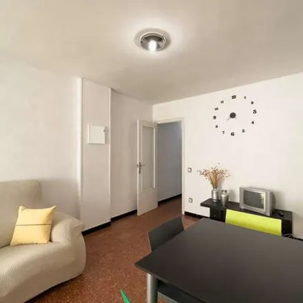 Image 5 - Carrer d'Espriu, 11, 08923 Santa Coloma de Gramenet, Spain - Apartment for rent