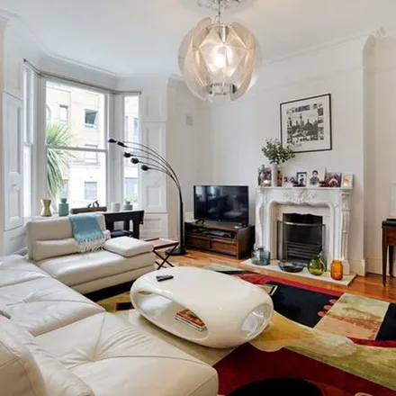 Rent this 5 bed townhouse on Mortimer Hall in Greville Road, London