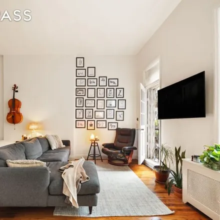 Image 2 - 322 West 104th Street, New York, NY 10025, USA - Townhouse for sale