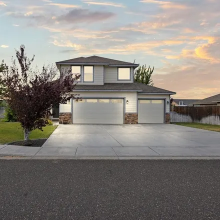 Buy this 3 bed house on 667 Sedgwick Place in Richland, WA 99352