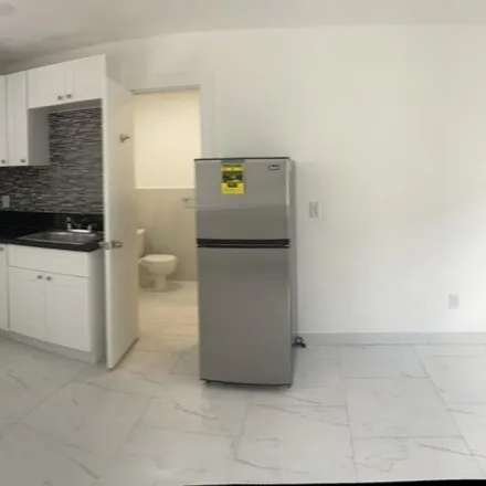 Image 7 - 6753 Indian Creek Drive, Atlantic Heights, Miami Beach, FL 33141, USA - Apartment for rent