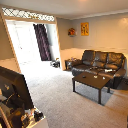 Image 2 - unnamed road, Cheshunt, EN8 0SE, United Kingdom - House for rent