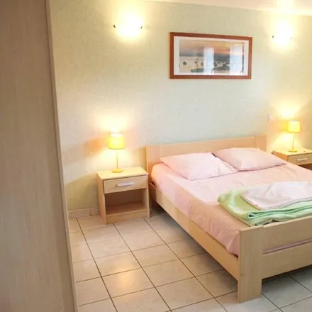 Rent this 2 bed apartment on Trévou-Tréguignec in Rue de la Mer, 22660 Trévou-Tréguignec
