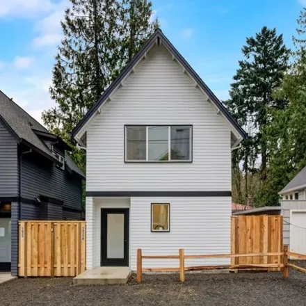 Buy this 2 bed house on 5025 Southwest Maplewood Road in Portland, OR 97219