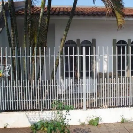 Buy this 3 bed house on Rua Amílcar Vecchi in Jardim América, Maringá - PR