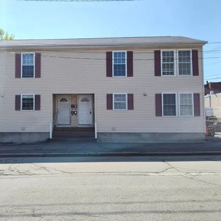 Rent this 2 bed townhouse on 218 Pine Street in Manchester, NH 03103