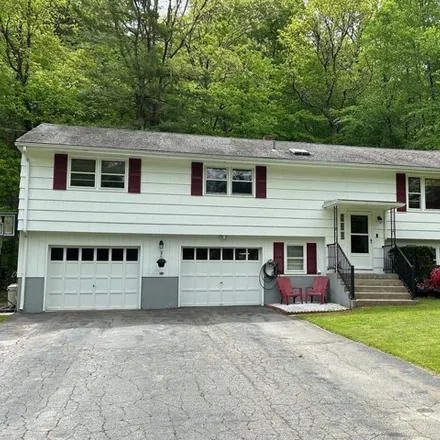 Buy this 3 bed house on 32 Gifford Lane in Fitchville, Southeastern Connecticut Planning Region
