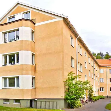 Rent this 3 bed apartment on Vädursgatan 2B in 582 44 Linköping, Sweden
