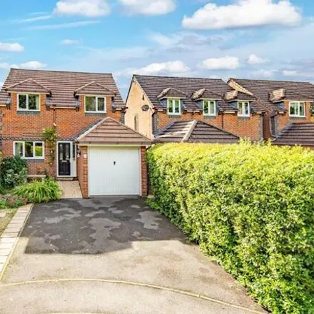 Buy this 4 bed house on May Tree Close in Bicester, OX26 6PA
