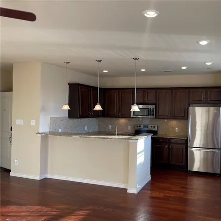 Image 4 - 1020 Texas Street, Fort Worth, TX 76166, USA - Condo for rent