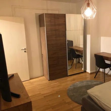 Rent this 3 bed room on Grüneburgweg 106 in 60323 Frankfurt, Germany