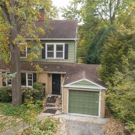 Image 2 - 4712 Montgomery Avenue, Downers Grove, IL 60515, USA - House for sale