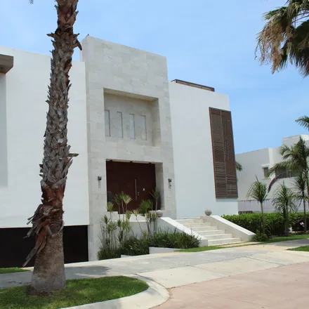 Buy this 5 bed house on Starbucks in Avenida Puerto Cancun Sur, 77059 Cancún