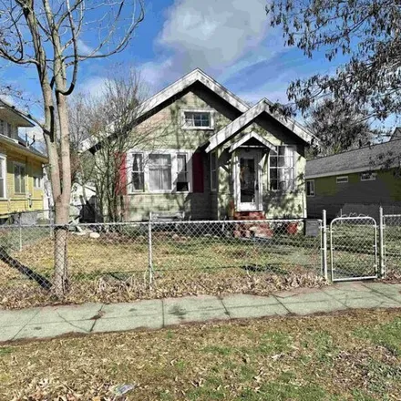 Buy this 2 bed house on 2398 West Maxwell Avenue in Spokane, WA 99201