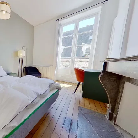 Rent this 6 bed room on 10 Rue d'Alger in 44100 Nantes, France