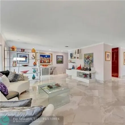 Image 8 - 531 Hibiscus Drive, Golden Isles, Hallandale Beach, FL 33009, USA - House for sale