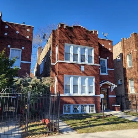 Image 2 - 8124 South Manistee Avenue, Chicago, IL 60617, USA - House for sale