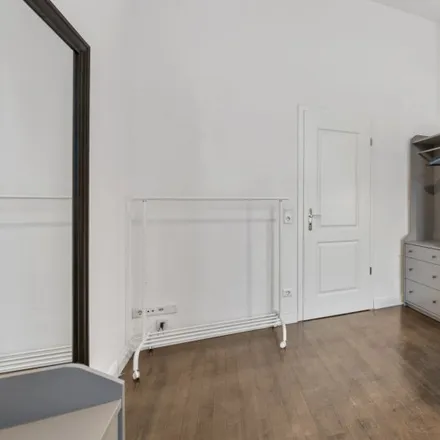 Rent this 9 bed room on Uhlandstraße 30 in 10719 Berlin, Germany