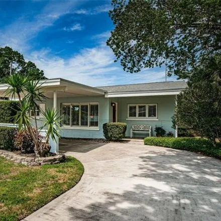 Buy this 3 bed house on 10407 Blossom Lake Drive in Seminole, FL 33772