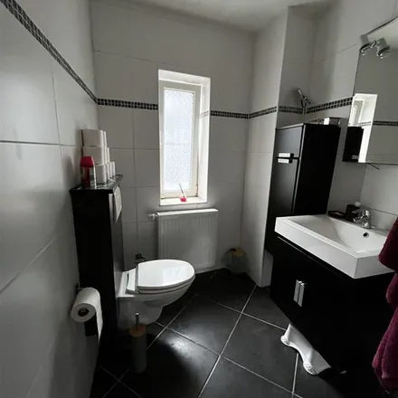 Image 8 - Place du Centre 6, 6120 Nalinnes, Belgium - Apartment for rent