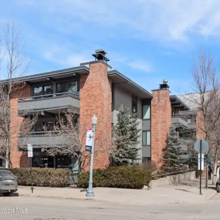 Image 5 - Aspen Square, East Cooper Avenue, Aspen, CO 81011, USA - Condo for sale