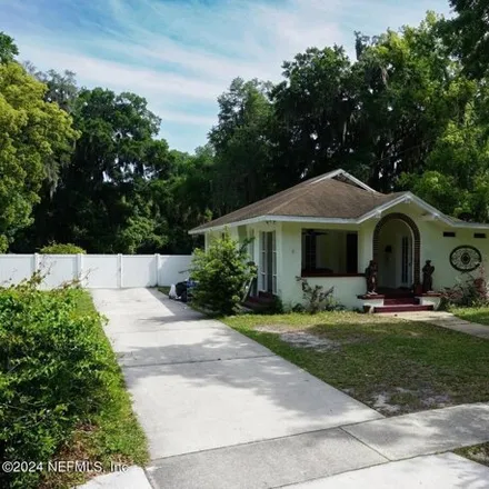 Rent this 3 bed house on 193 East 54th Street in Pearl Court, Jacksonville