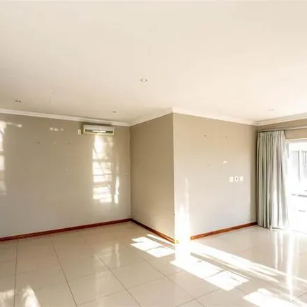Image 3 - Lower Ridge Road, Bonnie Doon, East London, 5241, South Africa - Apartment for rent