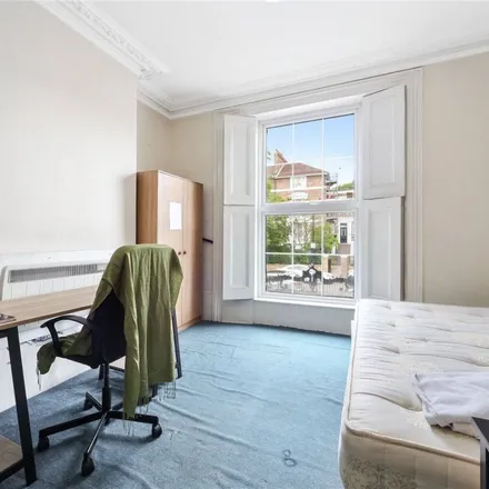Rent this 2 bed apartment on Abbotsford Road in Goodmayes, London