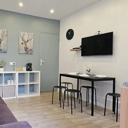 Rent this 2 bed house on 93170 Bagnolet
