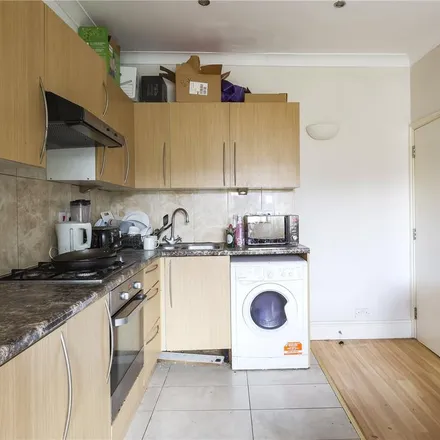 Image 3 - 115 Tooting Bec Road, London, SW17 8BW, United Kingdom - Apartment for rent