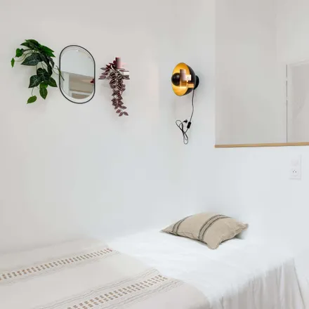 Rent this 2 bed room on 4 Rue de Bazas in 33800 Bordeaux, France