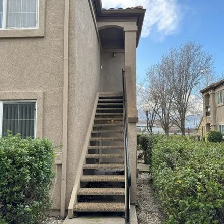 Buy this 2 bed condo on Sports Parkway in Sacramento, CA 95835