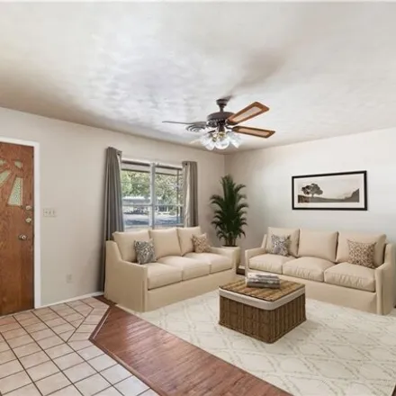 Image 6 - 1240 Rivercrest Drive, Rivercrest Heights, New Braunfels, TX 78130, USA - House for sale