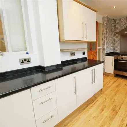 Image 3 - Moore Avenue Enfield Parade, Moore Avenue, Bradford, BD6 3HH, United Kingdom - Townhouse for sale