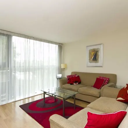 Rent this 2 bed apartment on Cubitt Street in London, WC1X 0LR