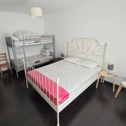 Rent this 3 bed house on Fanadia in 2500-749 Caldas da Rainha, Portugal