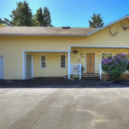 Buy this 4 bed house on 1017 Midway Beach Road in Heather, Pacific County