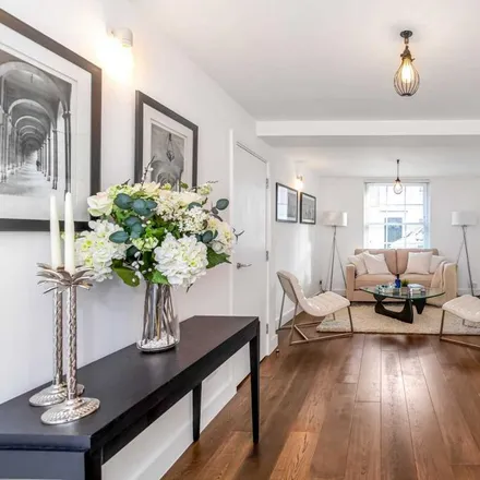 Image 3 - Kinnerton Place North, London, SW1X 8EW, United Kingdom - House for rent
