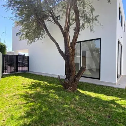 Buy this 4 bed house on Boulevard Sierra Nogal in Sierra Nogal, 37293 León