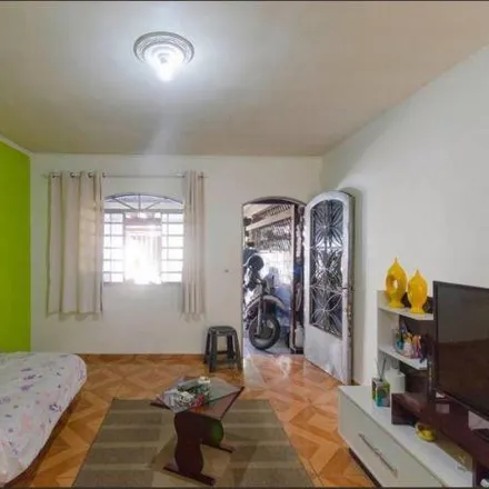 Buy this 2 bed house on Rua Baruruá in Burgo Paulista, São Paulo - SP