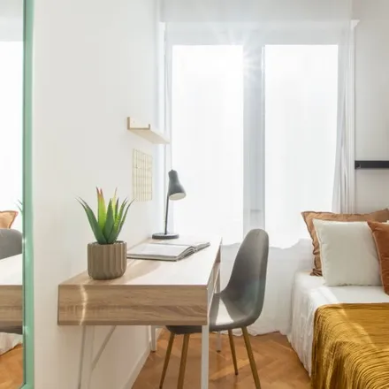 Rent this 7 bed room on Madrid in Plaza del Emperador Carlos V, 10