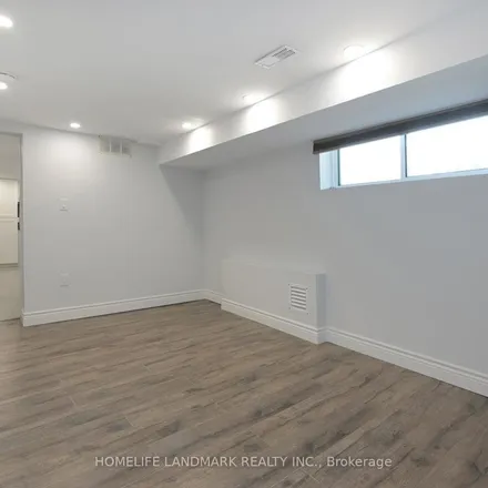 Image 4 - 259 Lawrence Avenue East, Toronto, ON M4N 1T2, Canada - Apartment for rent