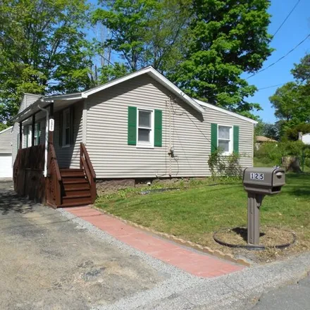 Buy this 3 bed house on 125 Mill Plain Avenue in Waterbury, CT 06705