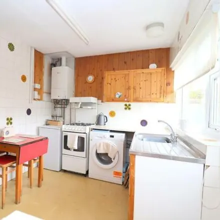 Image 4 - Hill Close, Luton, LU3 2DS, United Kingdom - House for sale