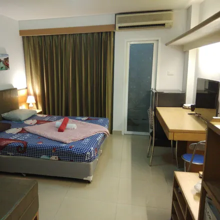Rent this 1 bed condo on Floor 3 12345 building b in RCA, Huai Khwang District