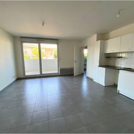 Rent this 3 bed apartment on 9 Rue Antonio Vivaldi in 31300 Toulouse, France